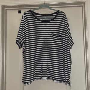 Old Navy Scoop Neck Boyfriend Tee